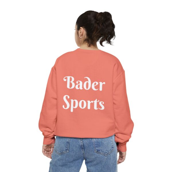 garment-dyed sweatshirt,soft sweatshirt,fashion sweatshirt,cozy sweatshirt
